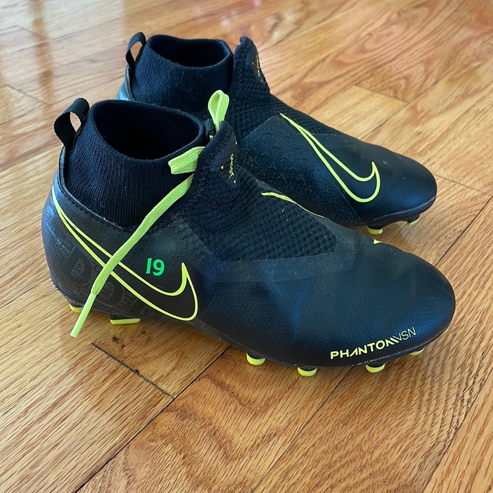 Nike Phantom Ghost Lace Soccer Cleats